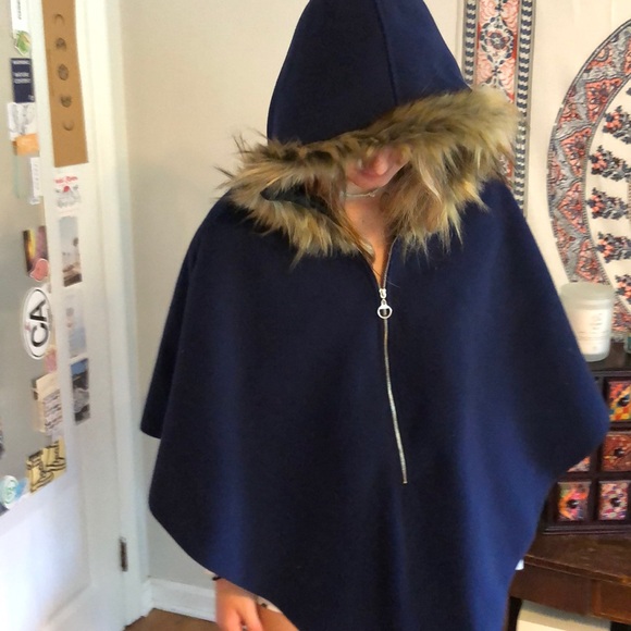 Italian fur-lined poncho with tags - Picture 4 of 8